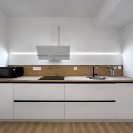 Mila I Local Rentss * Сан-Себастьян