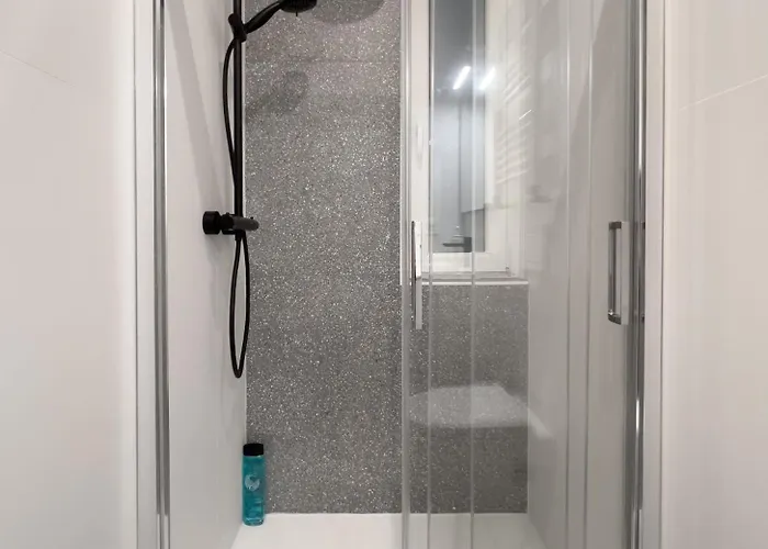 Mila I Local Rentss Apartman *